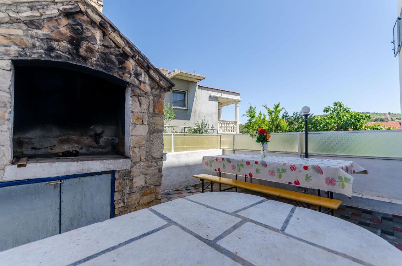 Apartments Kursan Trogir Luaran gambar